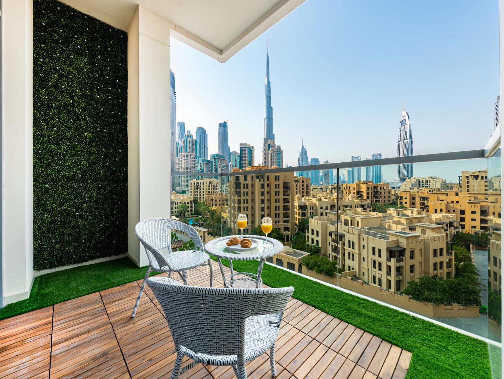 Luxury 2Br, Burj Khalifa View, Close To Dubai Mall, Nice Neighborhood Villa Exterior photo