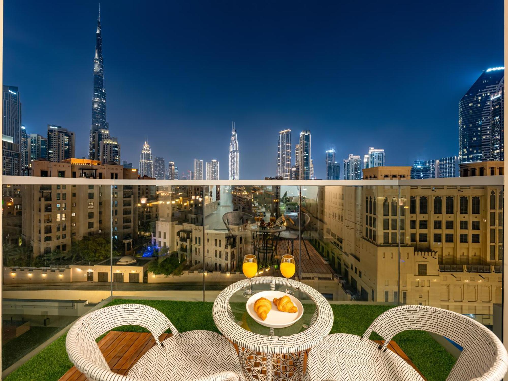 Luxury 2Br, Burj Khalifa View, Close To Dubai Mall, Nice Neighborhood Villa Exterior photo