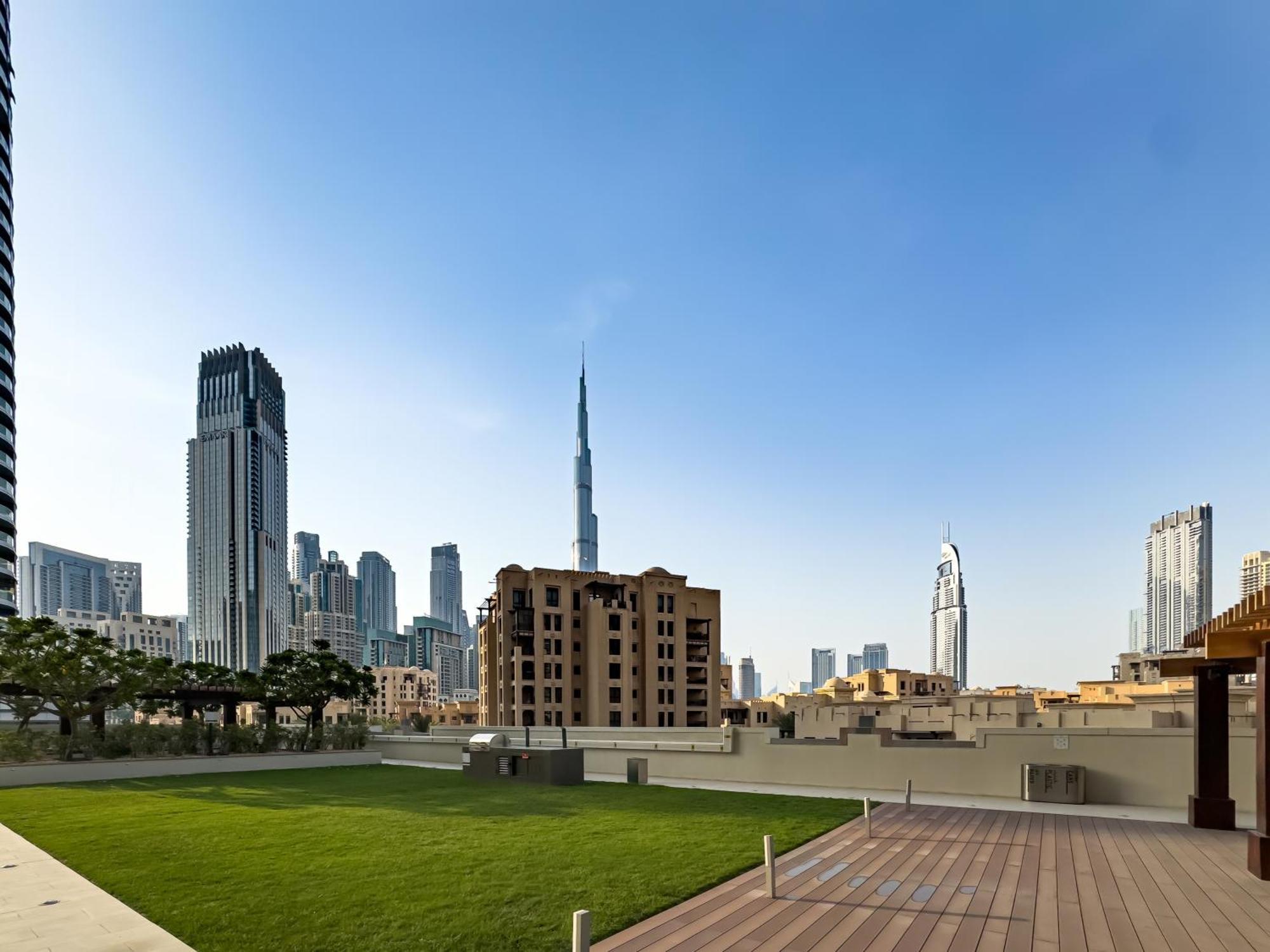 Luxury 2Br, Burj Khalifa View, Close To Dubai Mall, Nice Neighborhood Villa Exterior photo